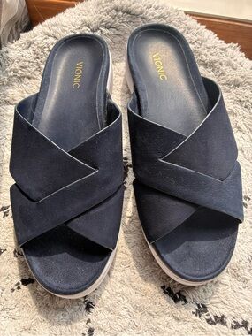 Vionic Slide Sandals Size 9.5